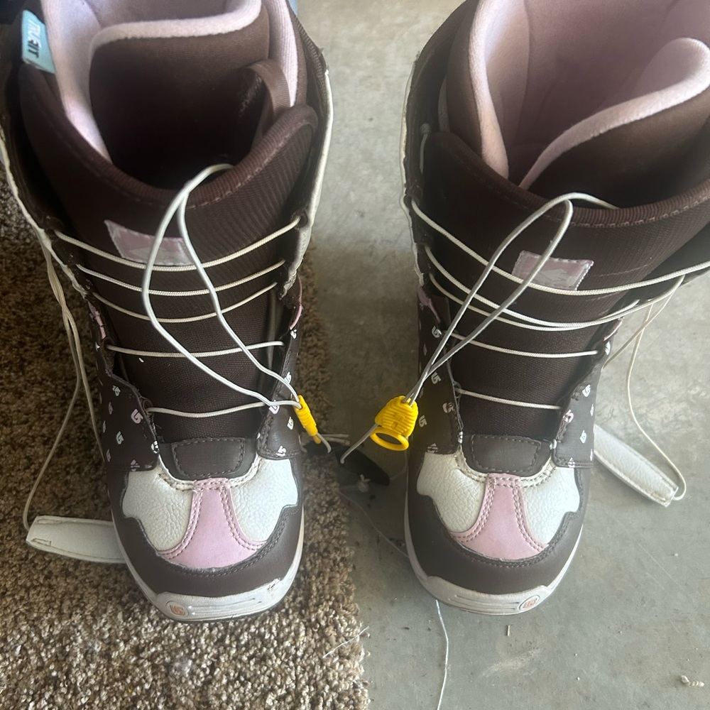 Women's Burton Snowboard boots size 8